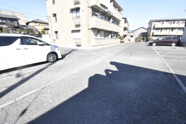 ��ʌ��������܎s����厚�w��̃A�p�[�g�̒��ԏ�