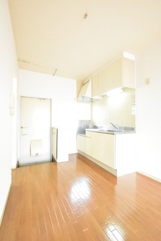 ��ʌ���z�s�厚�I��̃A�p�[�g�̋��ԁE���r���O