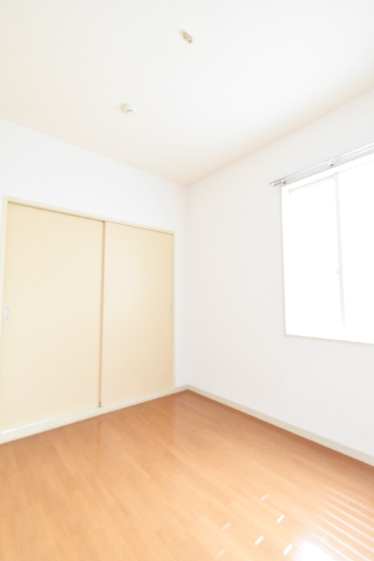 ��ʌ���z�s�厚�I��̃A�p�[�g�̂��̑������E�X�y�[�X