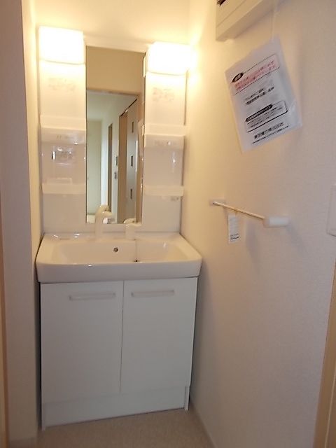 ��ʌ��������܎s�΋�厚�����̃A�p�[�g�̐��ʏ�