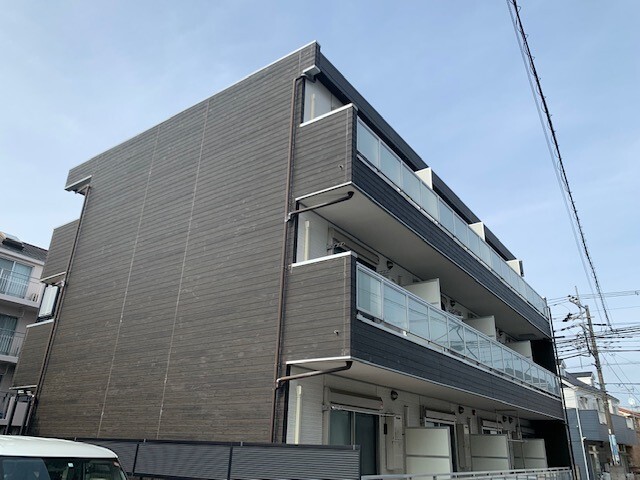 ��ʌ���z�s���g���̃}���V�����̌����O��