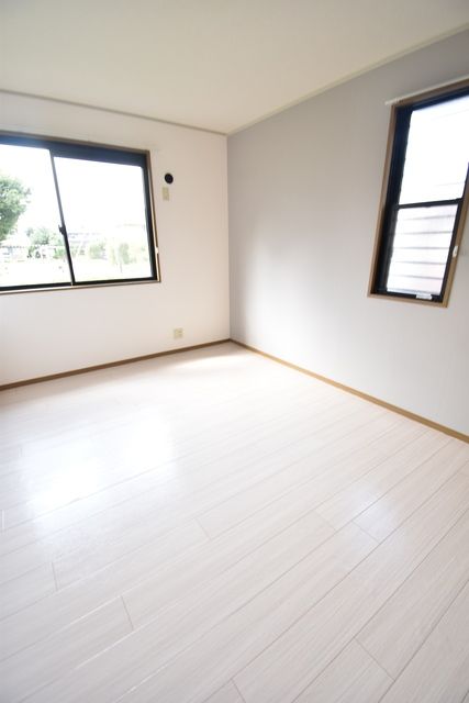 ��ʌ��������܎s��{��k�ܒ��Q���ڂ̃A�p�[�g�̂��̑������E�X�y�[�X