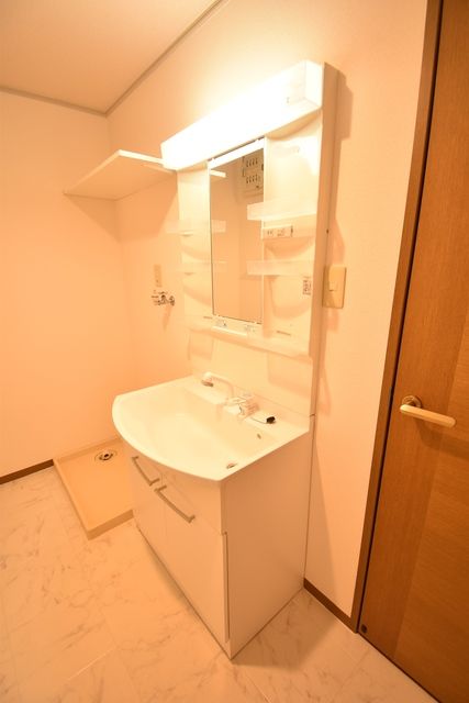 ��ʌ��������܎s��{��k�ܒ��Q���ڂ̃A�p�[�g�̐��ʏ�