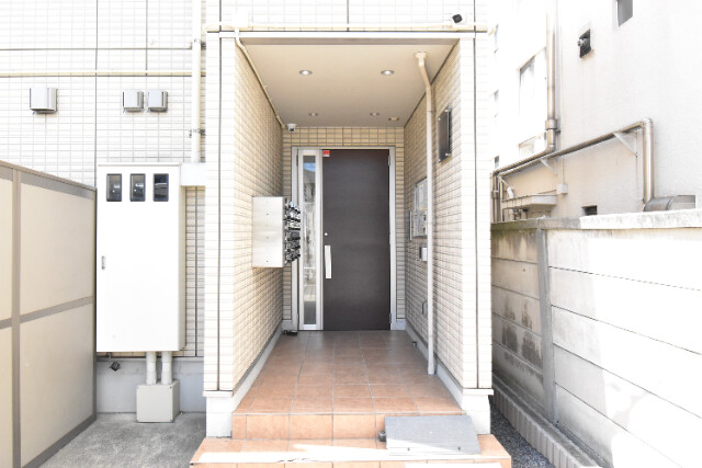 ��ʌ�����s�����P���ڂ̃A�p�[�g�̃G���g�����X