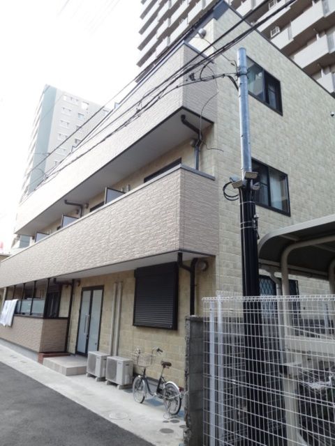 ��ʌ��������܎s��{���咬�R����136�̃}���V�����̌����O��