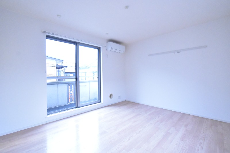 ��ʌ�����s�厚�ԎR�̃}���V�����̋����E���r���O