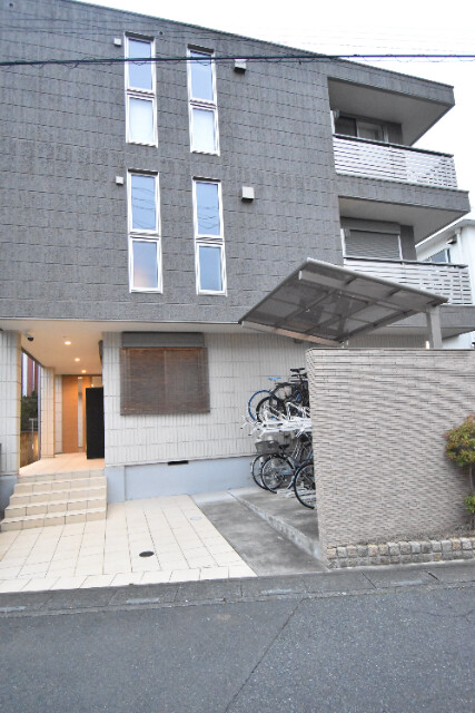 ��ʌ��������܎s��{��㏬��611-5�̃}���V�����̌����O��