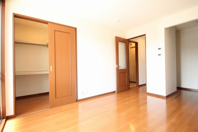 ��ʌ��������܎s�Y�a��j���J�Q���ڂ̃A�p�[�g�̋��ԁE���r���O