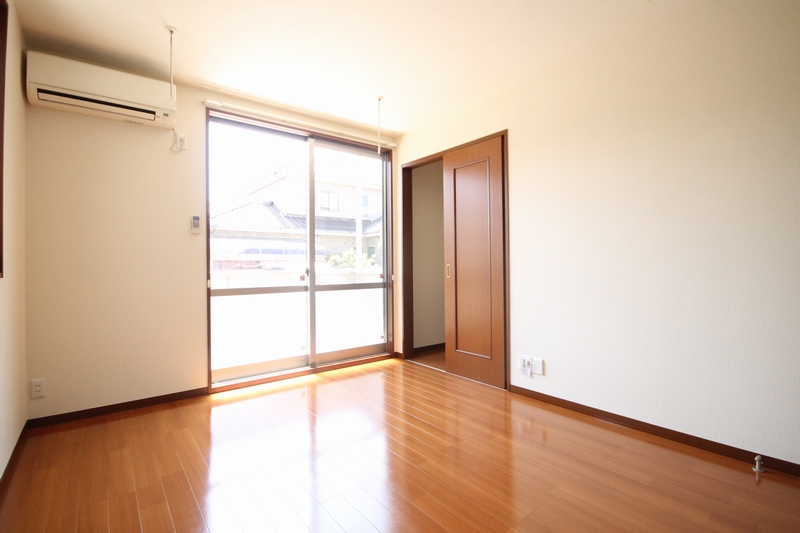 ��ʌ��������܎s�Y�a��j���J�Q���ڂ̃A�p�[�g�̂��̑��ݔ�