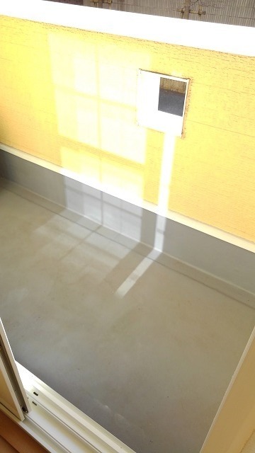 ��ʌ��������܎s��΋�{���Q���ڂ̃A�p�[�g�̃o���R�j�[