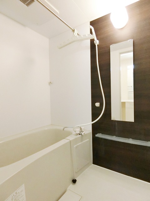 ��ʌ������s�V�����V���ڂ̃A�p�[�g�̃o�X