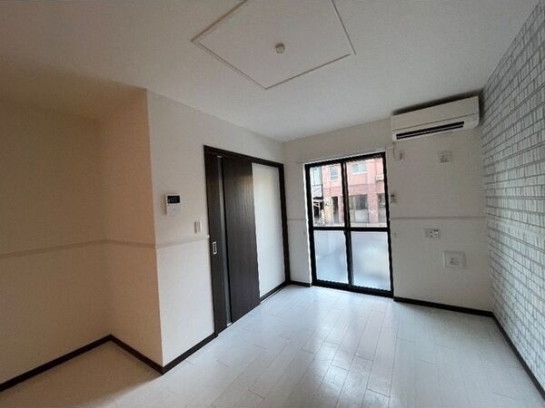 ��ʌ�����s�씵���J�Q���ڂ̃A�p�[�g�̋��ԁE���r���O