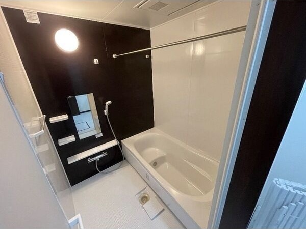 ��ʌ�����s�씵���J�Q���ڂ̃A�p�[�g�̃o�X