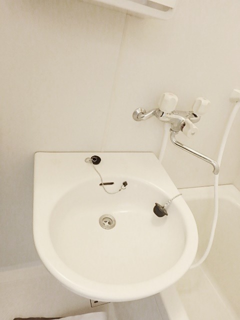 ��ʌ��������܎s����厚���V�n�̃A�p�[�g�̐��ʏ�