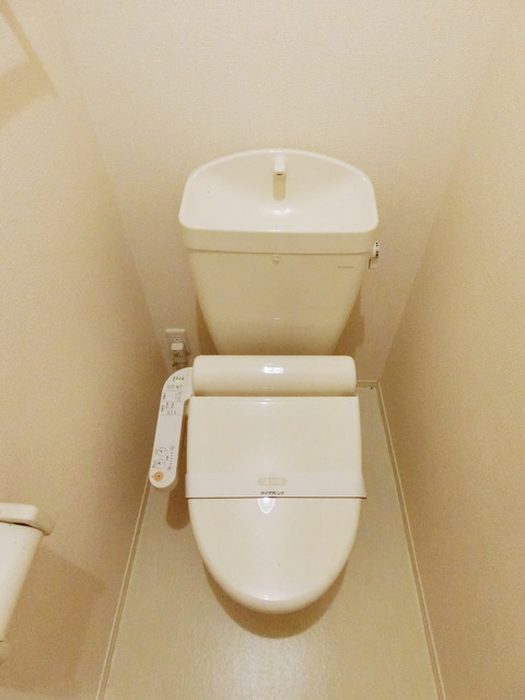 ��ʌ������s�V�����V���ڂ̃A�p�[�g�̃g�C��