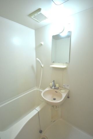 ��ʌ��z�J�s��z�J�T���ڂ̃A�p�[�g�̃o�X