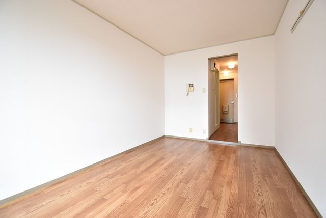 ��ʌ��z�J�s��z�J�T���ڂ̃A�p�[�g�̂��̑������E�X�y�[�X