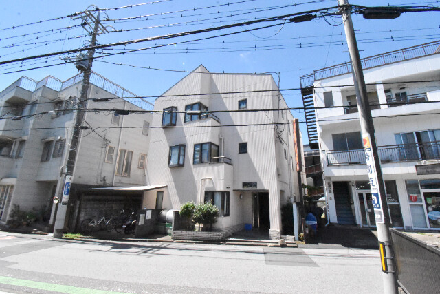 ��ʌ��������܎s��{��y�蒬�R����111�̃}���V�����̌����O��