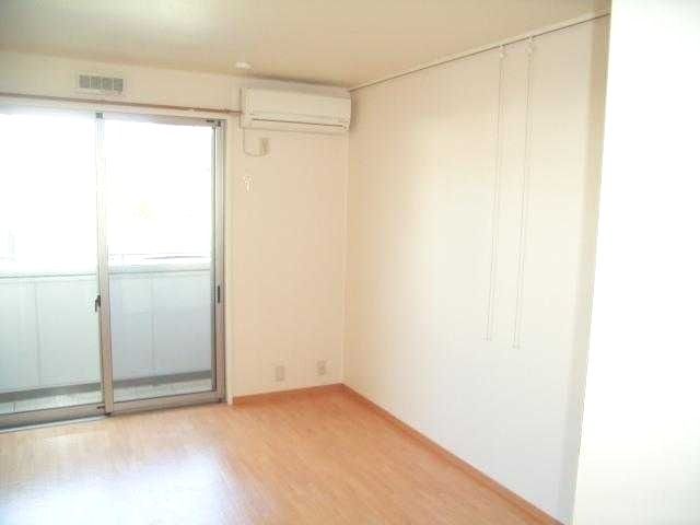 ��ʌ��z�J�s��z�J�R���ڂ̃A�p�[�g�̋��ԁE���r���O