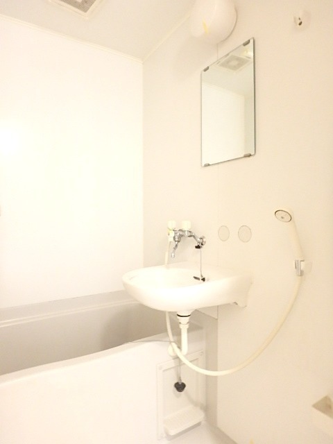 ��ʌ��������܎s��{��y�蒬�R���ڂ̃}���V�����̐��ʏ�