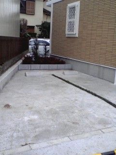 ��ʌ��������܎s��΋�{�ۂR���ڂ̃A�p�[�g�̒��ԏ�