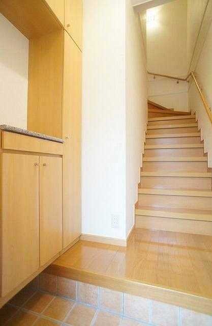 ��ʌ��k�����S�ɓޒ��w���S���ڂ̃A�p�[�g�̌���