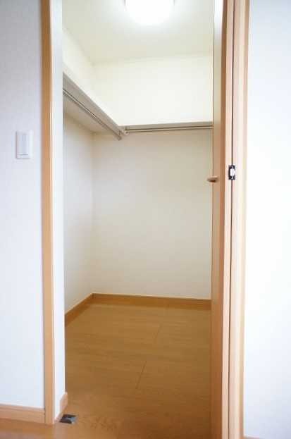 ��ʌ��k�����S�ɓޒ��w���S���ڂ̃A�p�[�g�̎��[