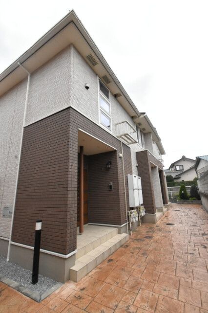 ��ʌ��������܎s����厚�w��̕ʏ�235-1�̃A�p�[�g�̌����O��