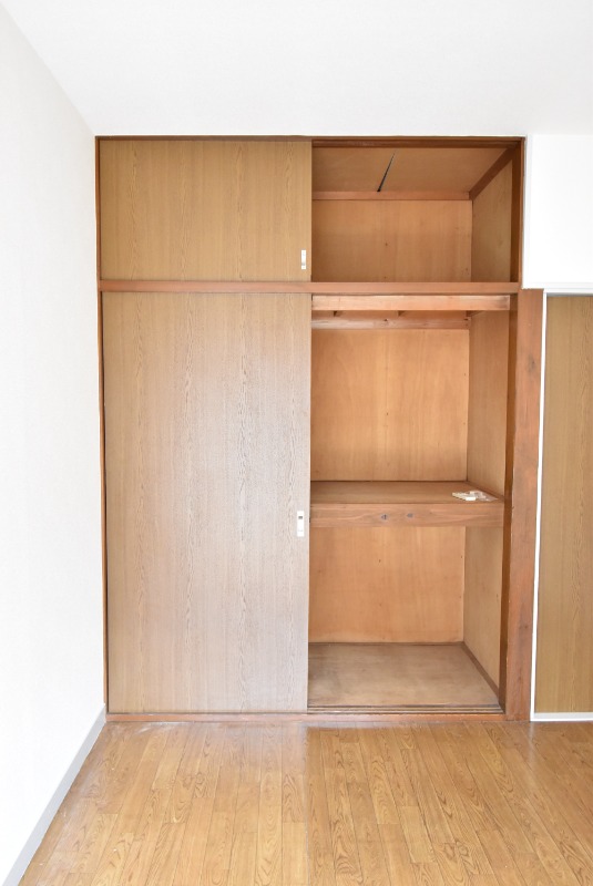 ��ʌ�����s�˒˂T���ڂ̃A�p�[�g�̎��[