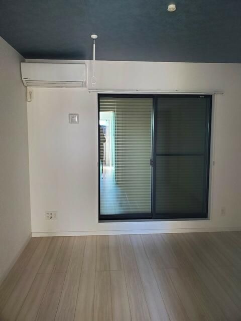 ��ʌ��t�����s���g�c�̃A�p�[�g�̋��ԁE���r���O