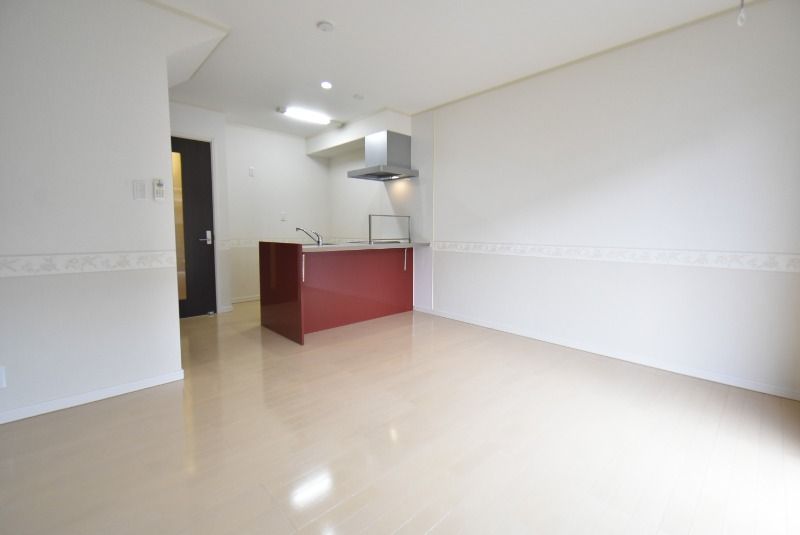 ��ʌ������s���v��̃e���X�n�E�X�̋��ԁE���r���O