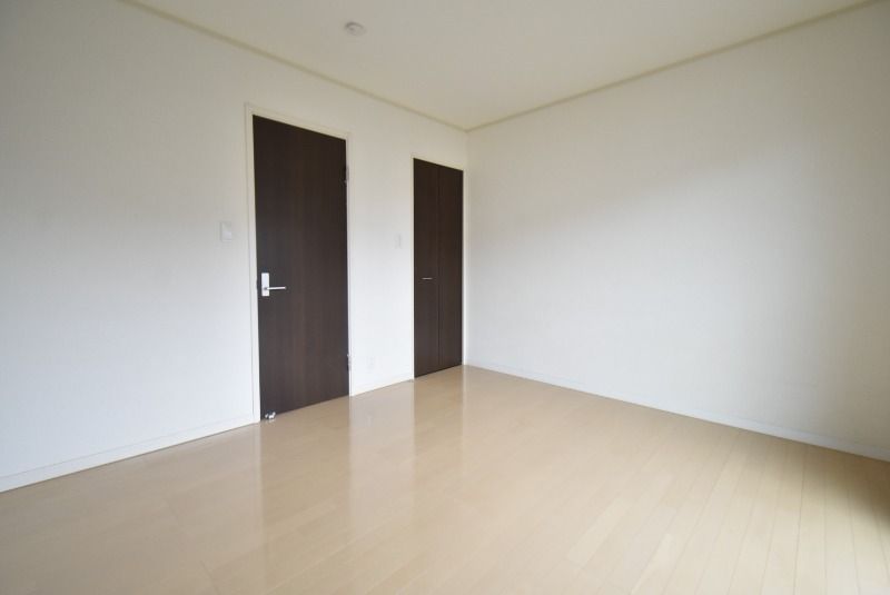 ��ʌ������s���v��̃e���X�n�E�X�̂��̑������E�X�y�[�X