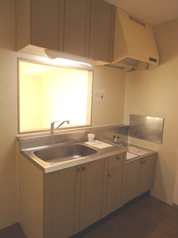 ��ʌ�����s���ȂP���ڂ̃A�p�[�g�̃L�b�`��