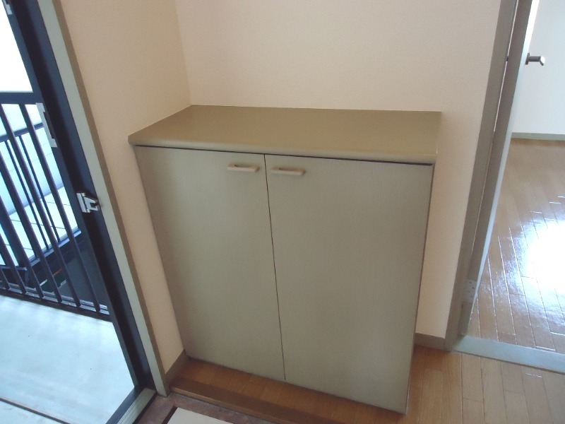 ��ʌ�����s���ȂP���ڂ̃A�p�[�g�̌���