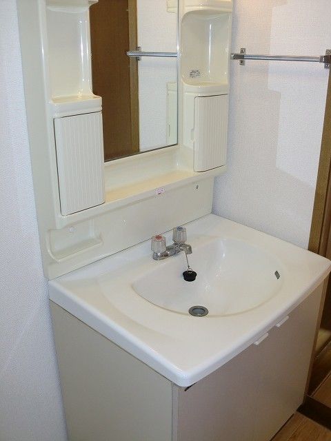 ��ʌ��@�c�s�Β��P���ڂ̃A�p�[�g�̐��ʏ�