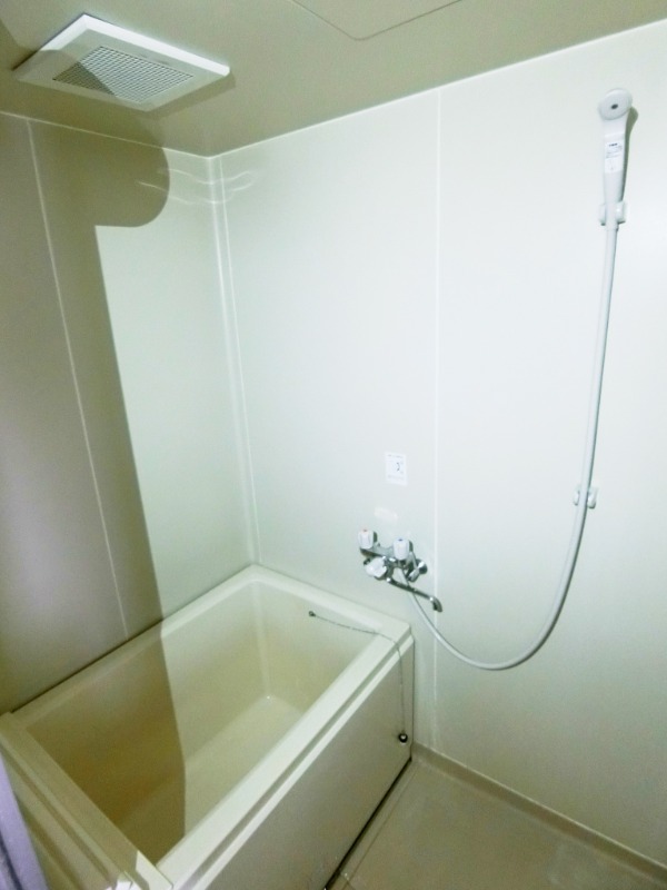 ��ʌ�����s�����Q���ڂ̃}���V�����̃o�X