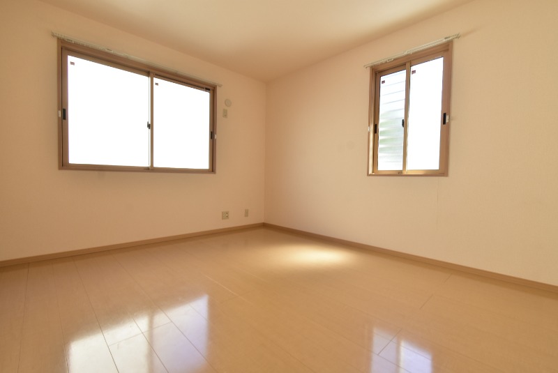 ��ʌ�����s�㕽�����P���ڂ̃A�p�[�g�̂��̑������E�X�y�[�X