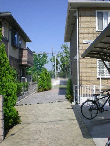 ��ʌ�����s�㕽�����P���ڂ̃A�p�[�g�̃G���g�����X