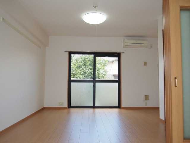 ��ʌ��������܎s������厚�쒆��̃}���V�����̂��̑������E�X�y�[�X