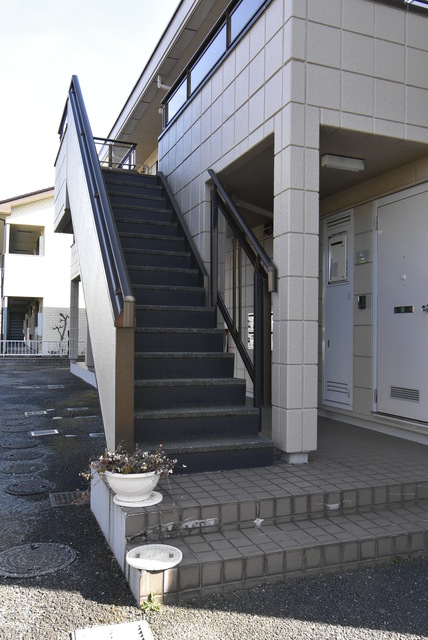 ��ʌ�����s�����Q���ڂ̃}���V�����̃G���g�����X