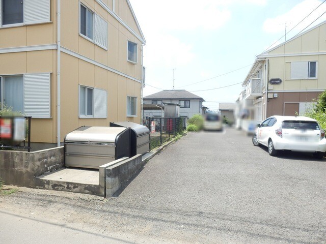 ��ʌ��������܎s������厚�쒆��̃A�p�[�g�̒��ԏ�