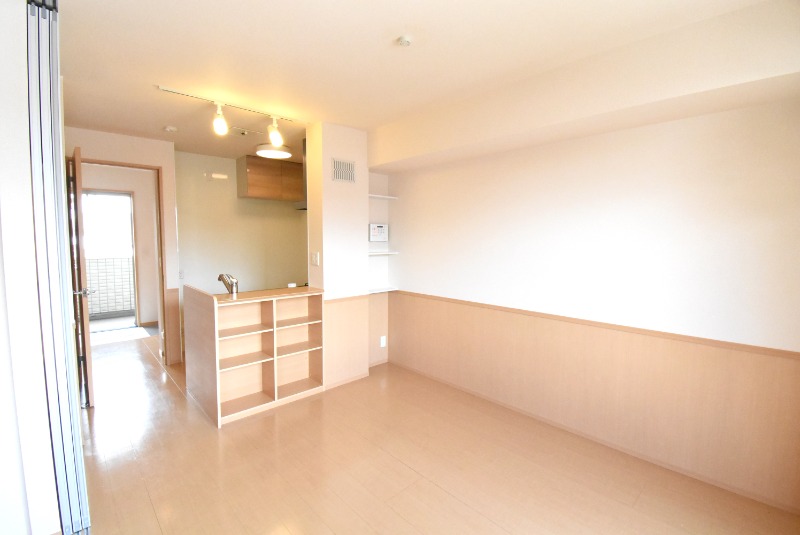 ��ʌ��������܎s��{����ؒ��S���ڂ̃A�p�[�g�̋��ԁE���r���O