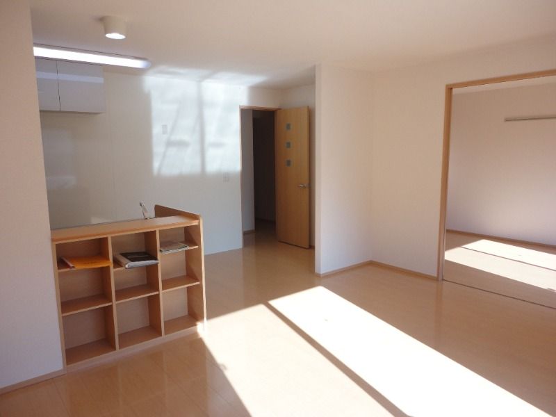 ��ʌ��������܎s�����攪���q�R���ڂ̃A�p�[�g�̋��ԁE���r���O