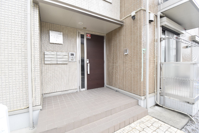 ��ʌ��������܎s�����攪���q�R���ڂ̃A�p�[�g�̃G���g�����X