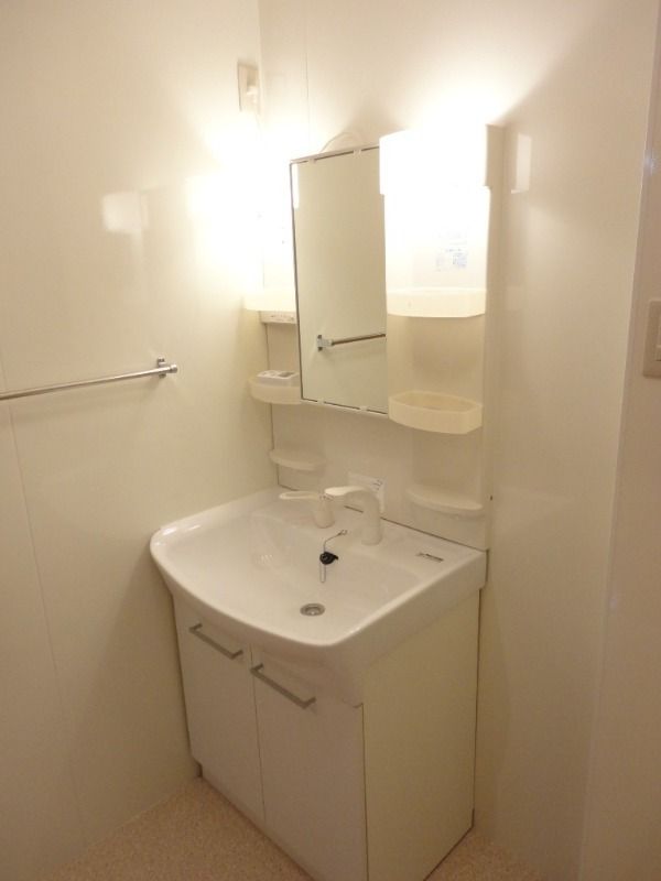 ��ʌ��������܎s�����攪���q�R���ڂ̃A�p�[�g�̐��ʏ�