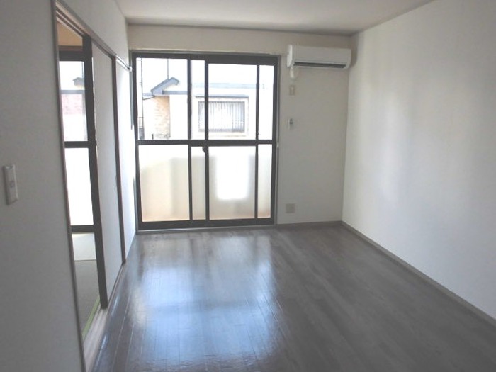 ��ʌ��������܎s�΋揼�؂R���ڂ̃A�p�[�g�̋��ԁE���r���O