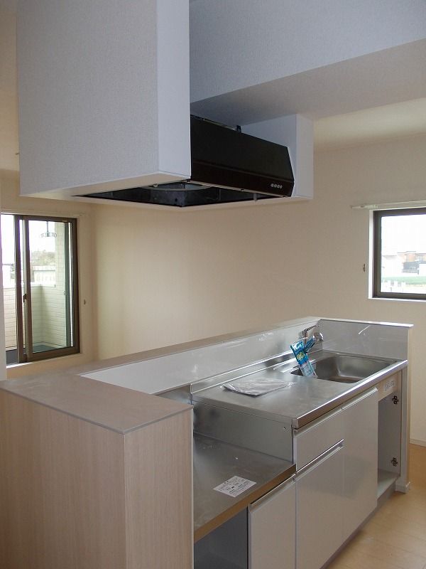 ��ʌ��z�J�s���͒��T���ڂ̃A�p�[�g�̃L�b�`��