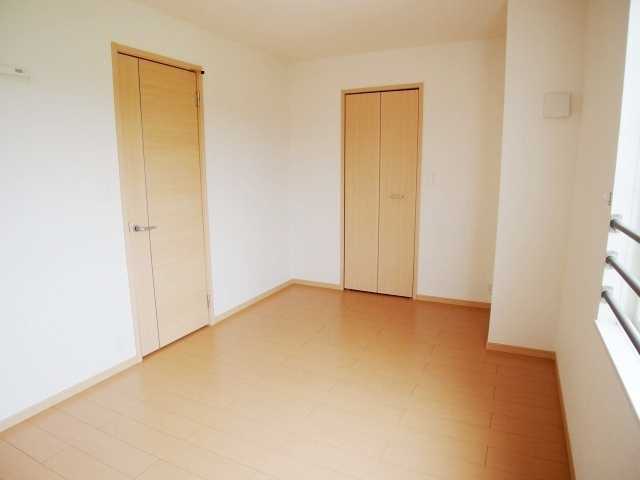 ��ʌ��k�����S�ɓޒ��w���R���ڂ̃A�p�[�g�̂��̑�