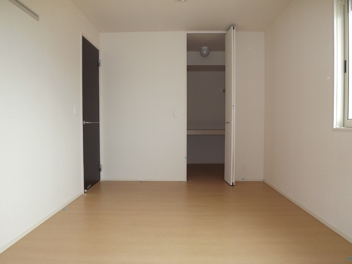 ��ʌ��������܎s�΋揼�؂P���ڂ̃A�p�[�g�̂��̑������E�X�y�[�X