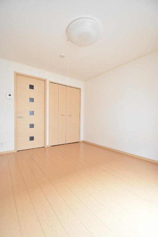 ��ʌ��z�J�s�ԎR���R���ڂ̃A�p�[�g�̋��ԁE���r���O